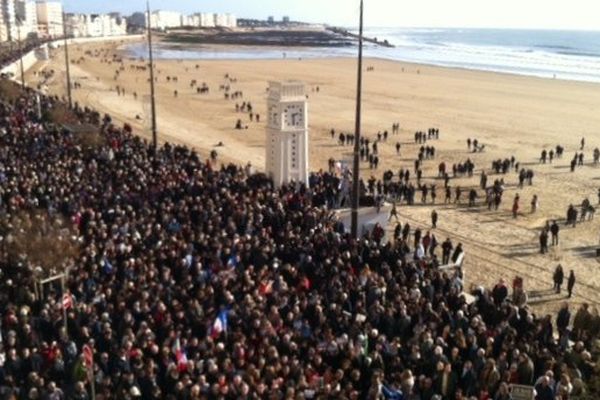 L'homme qui avait manifesté aux Sables avec une pancarte "je suis Kouachi" s'est dénoncé à la police