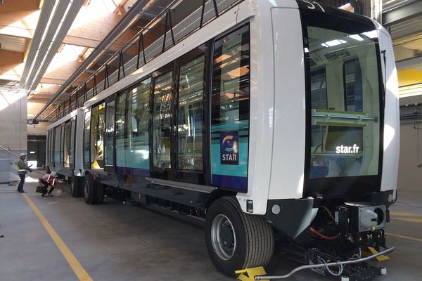 La première rame du Cityval lors de sa réception au garage atelier de Saint-Jacques.