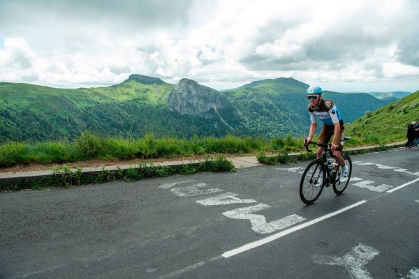 L'étape entre Châtel-Guyon et le Puy Mary avait déjà été reconnue par Romain Bardet en juin, il sera pour Laurent Jalabert "l'homme à suivre sur cette étape". 