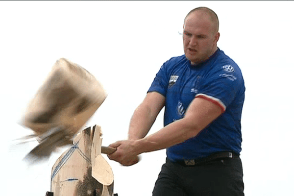 Pierre Puybaret est triple champion de France de Timbersport. Il sera samedi 26 mai, sur l'esplanade du J4 à Marseille, avec les meilleurs de cette discipline