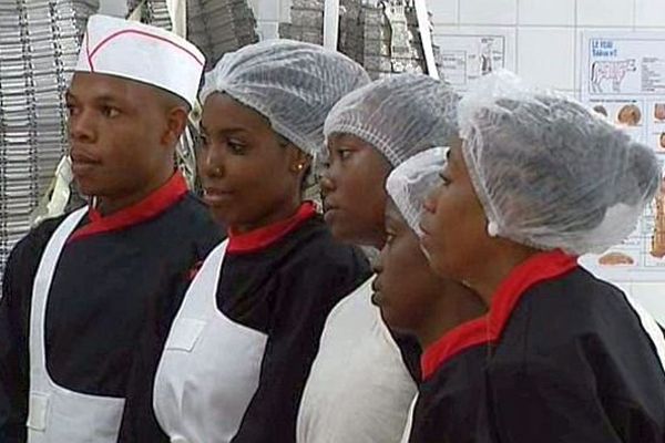 Six jeunes Mahorais ont fait le déplacement jusqu'à Marzy, dans la Nièvre, pour pouvoir passer leurs épreuves de CAP boucherie.