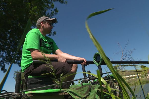 La pêche est de nouveau autorisée en Saône-et-Loire depuis le 15 mai. En ce premier week-end de confinement, les pêcheurs étaient heureux de retrouver les bords de La Seille.