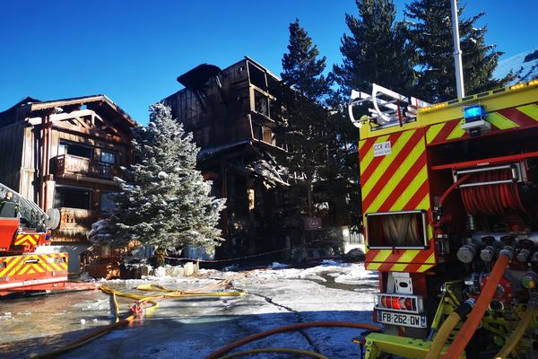 Un incendie s'est déclaré dimanche soir dans un hôtel des Deux Alpes, en Isère.