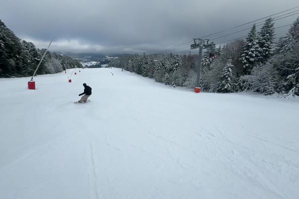 55 cm de neige en haut des pistes à Chalmazel dans la Loire