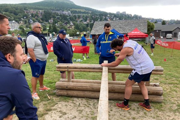 Pendant ce premier week-end, du 15 au 16 juillet, l'ASM Clermont-Auvergne est en stage de cohésion à Super-Besse, dans le Puy-de-Dôme.