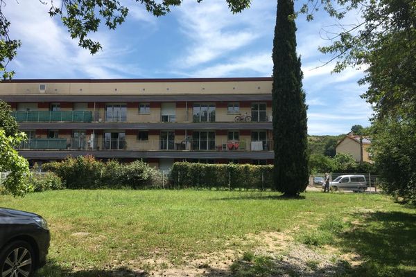 Rieux-Volvestre au sud de Toulouse, la résidence d'où le tireur octogénaire a blessé un voisin à coups de fusil - 1er juillet 2021.