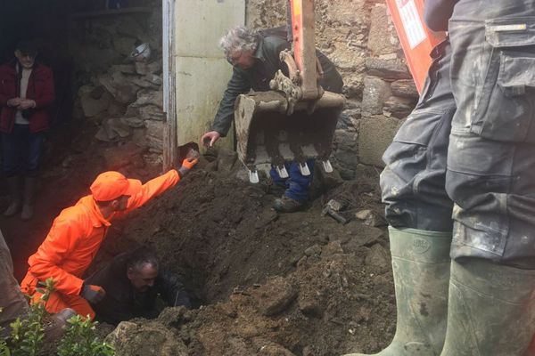 Les fouilles privées ont repris dans l'ancienne maison des Seznec