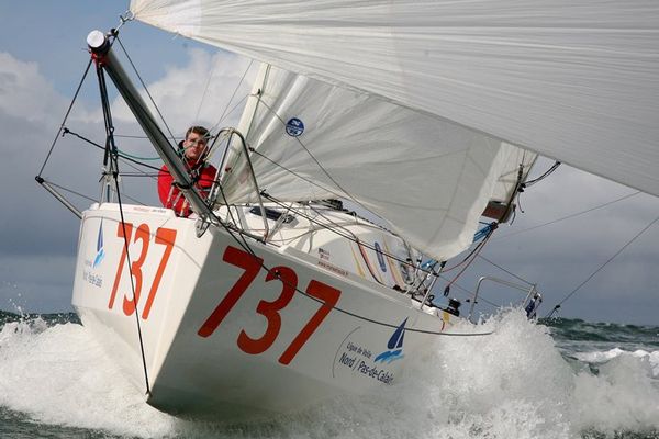 Julien Marcelet sur son mini 6.50 Région Nord Pas-de-Calais