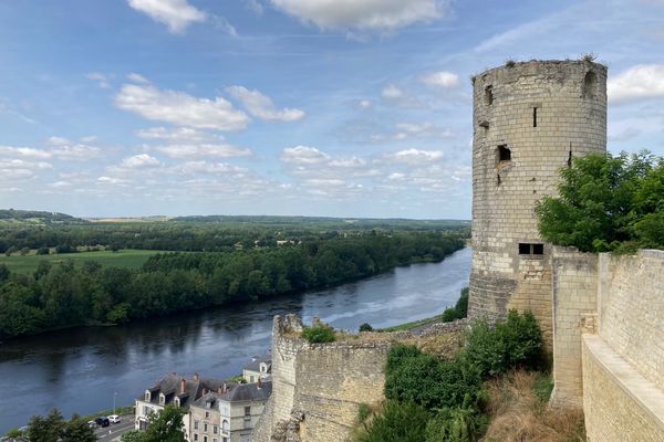 La vue sur la Loire depuis la forteresse royale de Chinon