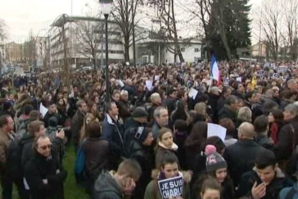 Rassemblement du jeudi  8 janvier au Parc Victor Thuillat à Limoges. Des milliers de personnes s'étaient réunies