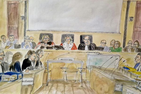 La cour d'assises de Paris, devant laquelle comparaissent Rédoine Faïd, Jacques Mariani, et dix autres accusés.
