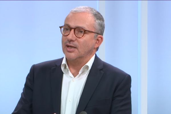 Denis Thuriot, maire LREM de Nevers, sur le plateau de Dimanche en Politique en 2020