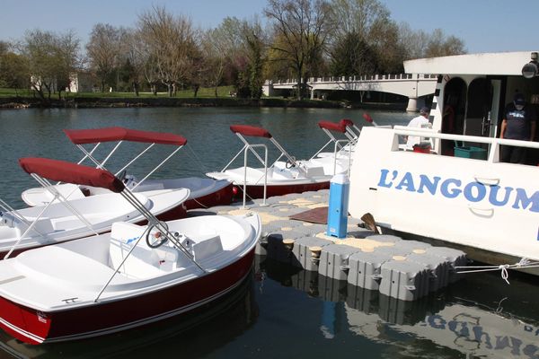 Entreprise de location de vélo ou un petit bateau électrique à Port-l'Houmeau (Angoulême)