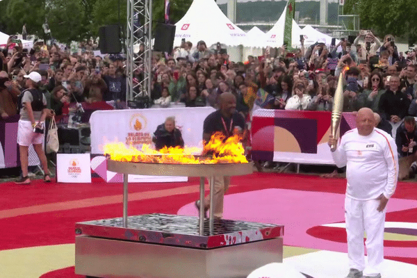 Thierry Marx a allumé le chaudron olympique à Bordeaux le jeudi 23 mai 2024.