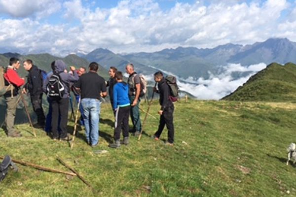 Battue pastorale d'éleveurs au Col d'Azet dans les Hautes Pyrénées