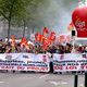 Un manifestant a été condamné par la cour d'appel de Toulouse le 18 mars 2024 à payer 76 430 euros de dommages et intérêts à dix policiers pour des jets de pétard après une manifestation contre la loi Travail le 2 juin 2016. Deux d'entre eux disent souffrir de troubles auditifs permanents.