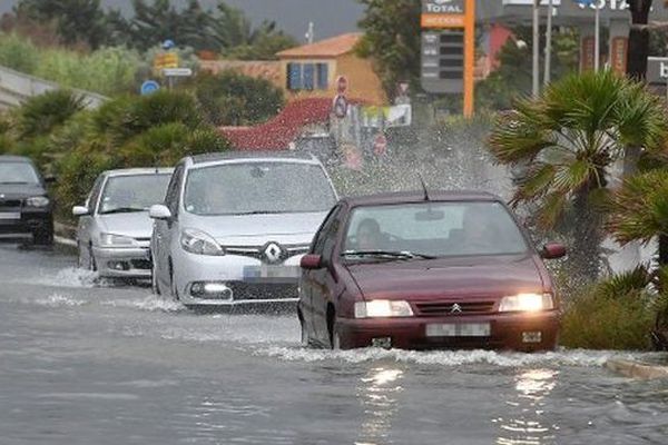 Une route inondée à Palavas, dans l'Hérault - 13 octobre 2016