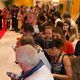 Forte concurrence entre chasseurs d'autographes et de selfies ce vendredi 24 mai. Dans les couloirs du Palais, les fans attendent l'équipe du film "L'amour ouf".