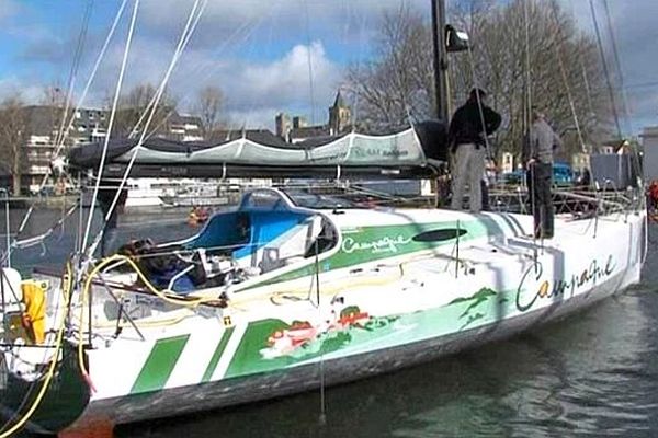 Le bateau "Campagne de France" qui participe à la Normandy Channel Race 2013 à Caen