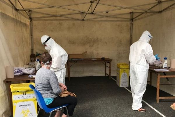 71 personnes ont été testées au Covid-19 à Chauvigny dans la Vienne après la découverte de quatre cas au collège de la ville.