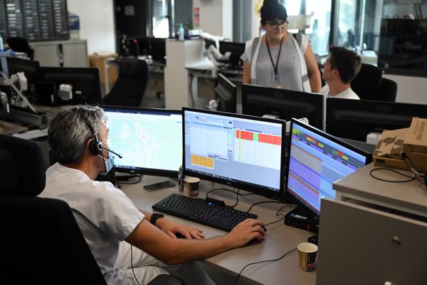 Centre téléphonique du Samu 31 au CHU de Toulouse Purpan (Haute-Garonne).