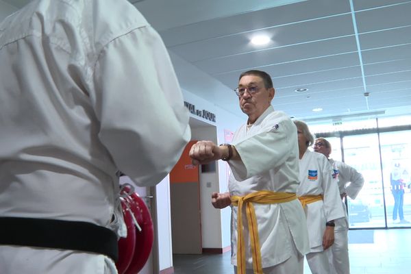 Au centre Jean Perrin, à Clermont-Ferrand, la lutte contre le cancer passe aussi par le sport.