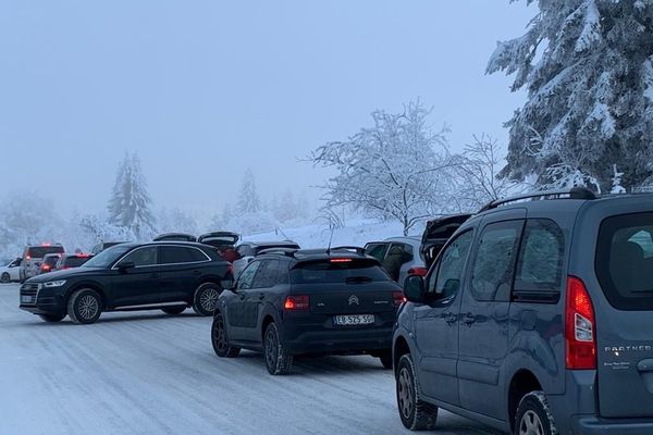 L Acces Au Champ Du Feu A Nouveau Sature