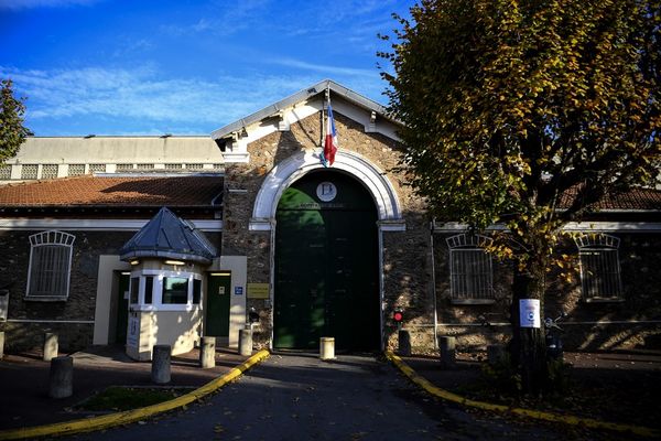 Entrée de la prison de Fresnes dans le Val-de-Marne.