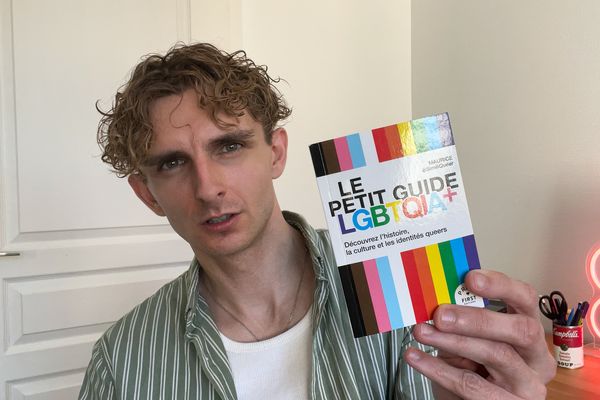 Paru le 6 juin, le petit guide s’est hissé à la onzième place des meilleures ventes Amazon dans la catégorie sociologie.