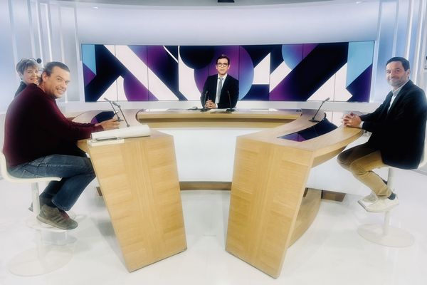 De gauche à droite : Jocelyne Baussant, Julien Le Guet, Jérôme Vilain (France 3), Baptiste Bize.