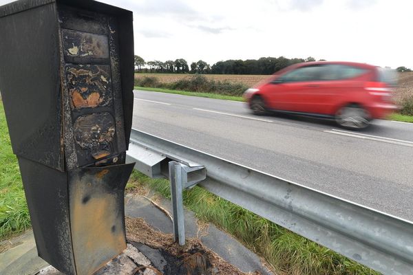 48 radars ont été incendiés en Bretagne