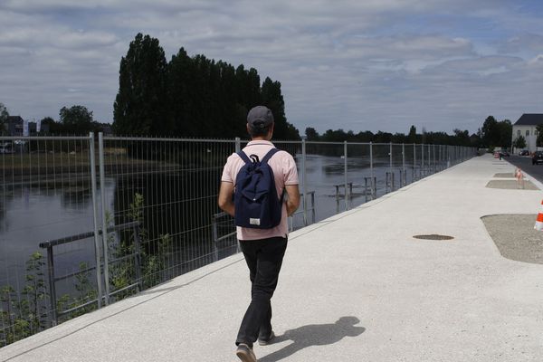 Une partie de la promenade des bords de Vienne a déjà été construite sur le quai du Château.