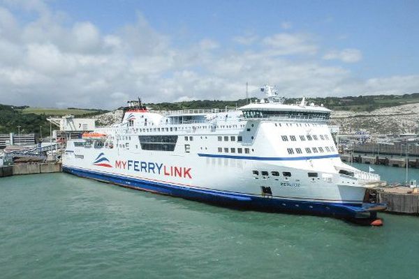 Le ferry Berlioz de la compagnie my Ferry Link dans le port de Douvres