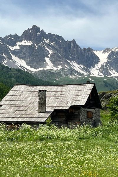 La vallée de la Clarée dans les Hautes Alpes, décor naturel des aventures d'Alex Hugo, la série télévisée à succès de France 3