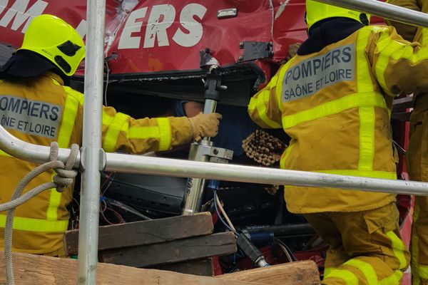 Une nouvelle collision entre deux poids lourds a fait deux blessés, dont un grave, sur la RCEA.