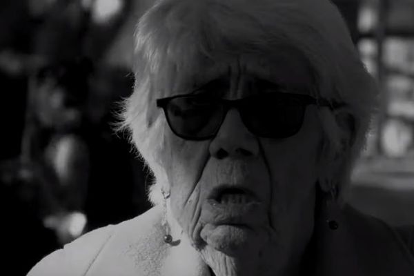 Le film a été tourné avec Josette, atteinte de la maladie d'Alzheimer et des soignants bénévoles. 