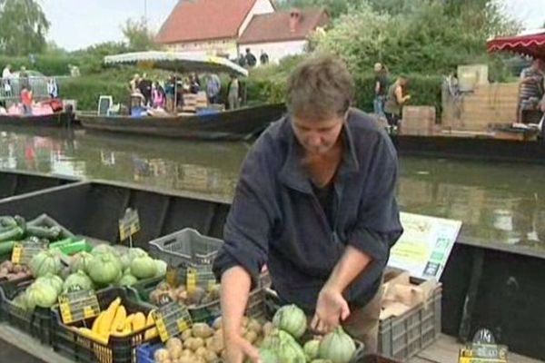 Le marché sur l'eau de Clairmarais ce dimanche.