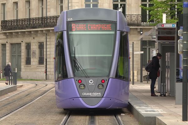 Un tramway rémois à l'arrêt Gare Centre. (archives)