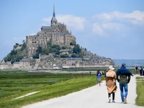 La taxe de séjour augmentera à partir de 2025 dans l'agglomération du Mont-Saint-Michel