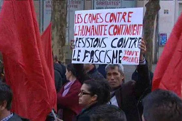 Les manifestants voient en Erdogan "un nouvel Hitler"