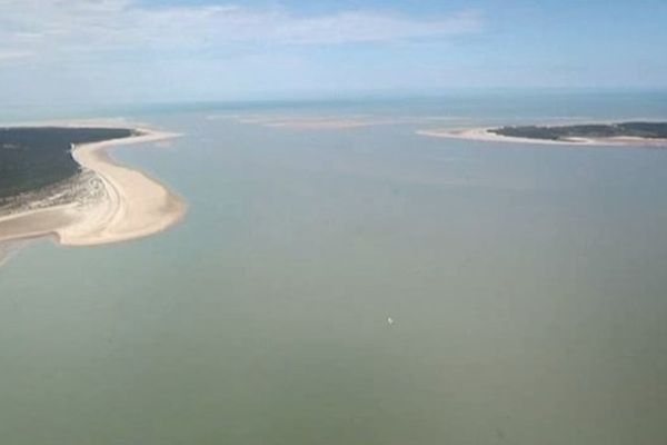 Vue aérienne de l'estuaire de la Gironde