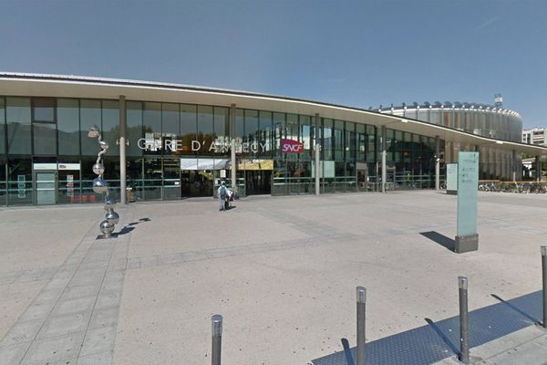 Une fausse annonce sur internet met en vente la gare d'Annecy 