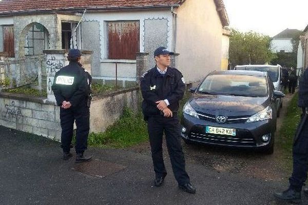 Une vingtaine de Roms appartenant à une famille élargie expulsés de leur squat à Poitiers