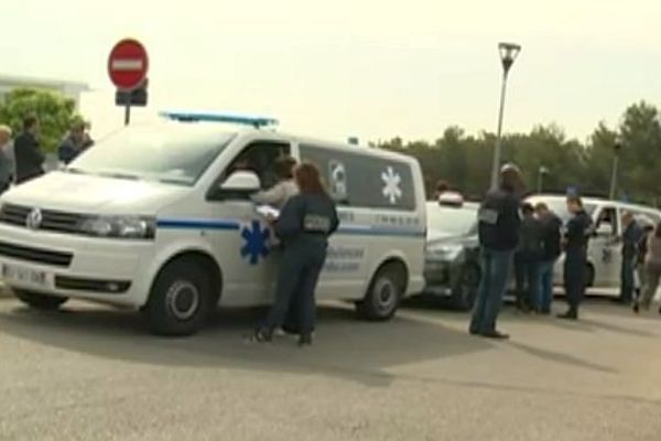 Nîmes - un contrôle du CODAF, le Comité opérationnel anti-fraude du Gard, ciblant les véhicules sanitaires - 5 mai 2015.