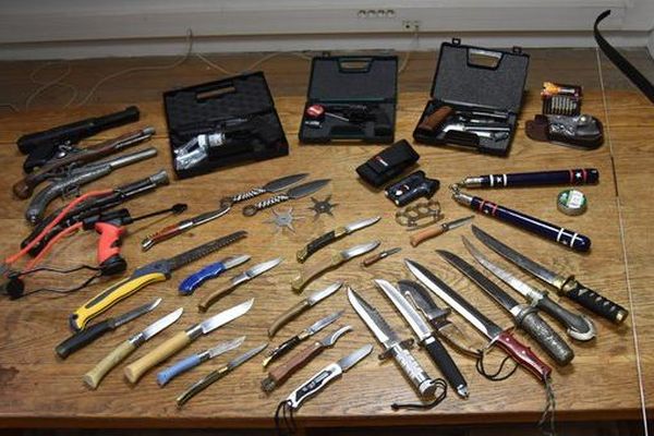 Une collection d'armes impressionnante a été découverte chez un particulier à Abbeville