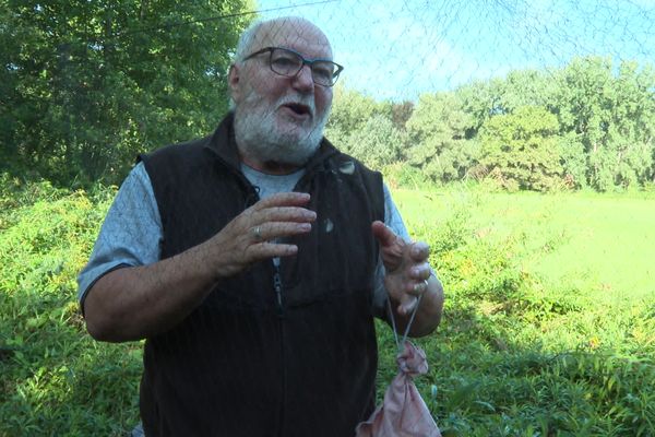 Paul Koenig bague des oiseaux depuis 40 ans.