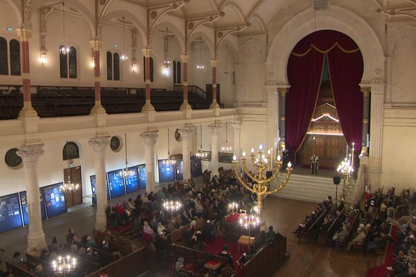 La synagogue de Bordeaux, hier soir.