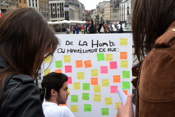 En 2015, l'antenne lilloise du collectif "Stop au harcèlement de rue" avait mis en place ce mur sur la Grand'Place. 