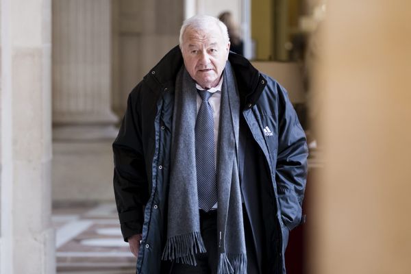 Bernard Brochand, 83 ans, est convoqué le 8 septembre devant le tribunal correctionnel pour "blanchiment de fraude fiscale" et "déclaration incomplète ou mensongère" de patrimoine auprès de la Haute autorité pour la transparence de la vie publique.