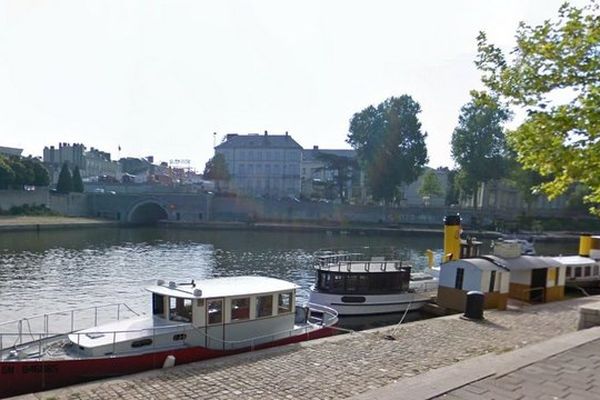 Un homme en état de mort cérébrale après avoir chuté de 8 mètres de hauteur sur le quai Ceineray, à proximité du canal du tunnel Saint-Félix à Nantes